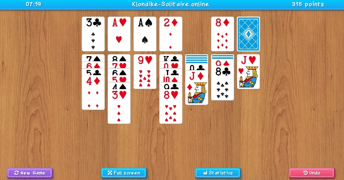 Play pyramid solitaire